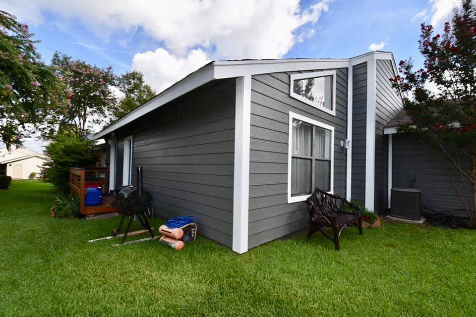 Choosing the Right Type of Paint for New Caney TX Climate